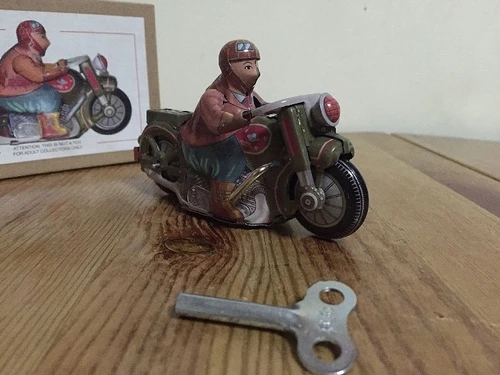 Детская Память коллекционные оловянные игрушки металлические заводные игрушки для детей мотоцикл трицикл мотор скутер модели - Цвет: C-