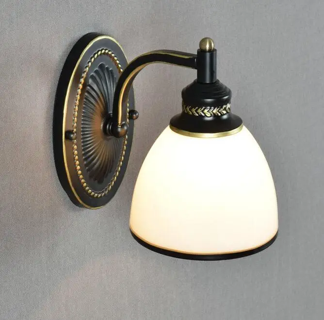 

New The restaurant a single headlight of bronze mirror lamp European bedroom bedside wall lamp post American Iron stairs FG599