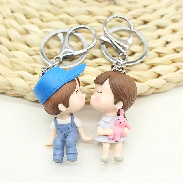 

2019 Hot New Trendy Romantic Cute Cartoon Lovers Kiss Couple Keychain For Women Men Valentine Wedding Gift 2pcs