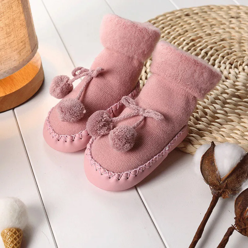 Осенне-зимние толстые теплые носки для малышей однотонные носки с помпонами для новорожденных мальчиков и девочек хлопковые махровые нескользящие носки-тапочки для малышей