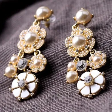 

2017 Top Fashion Plant Classic Oorbellen New Simulated-pearl Elegant Shell Flower Earrings For Women Factory Wholesale