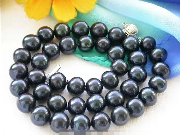 

3315 black round freshwater cultured pearl necklace
