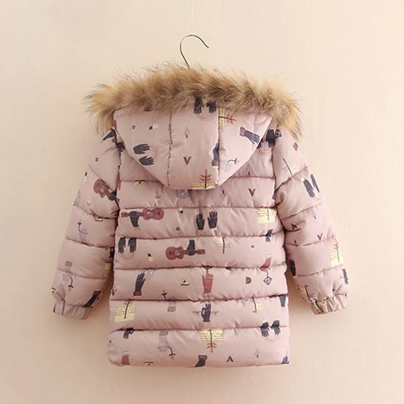 Куртка с хлопковой подкладкой для маленьких девочек; коллекция года; зимняя детская одежда; утепленная верхняя одежда с меховым воротником и капюшоном; пальто