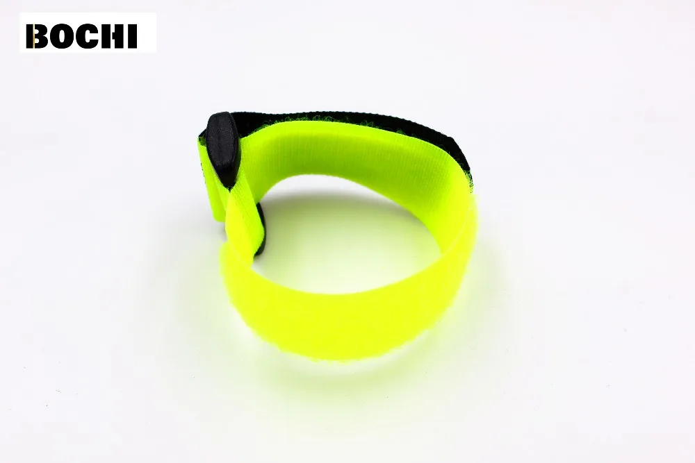 

Free Shipping 20pcs 20*200mm Reusable Cable Ties Straps with Plastic button Strip Nylon Strap with Buckle Hook