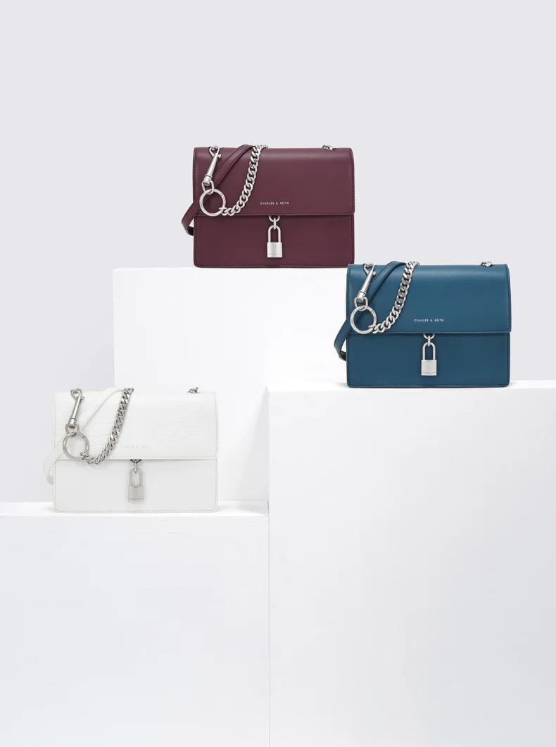 

Singapore C K irregular chain stitching bag Messenger bag bag women 2019 new