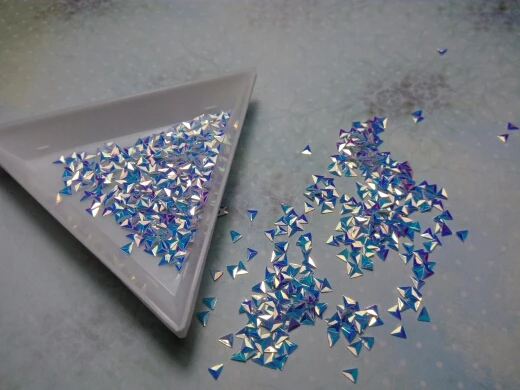 

50G Triangle Shape 3D Effect Colorful Glitter 3MM For Nail Glitter 5 Colors Nail Art Decoration Makeup Facepaint DIY Decoration
