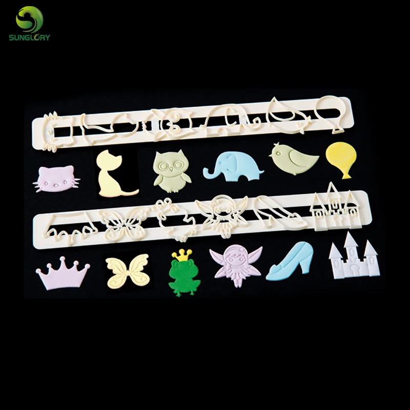 

2PCS Child's Play Tappit Cookie Cutter Plastic Animal Sugarcraft Fondant Mold DIY Castle Angel Crown Cupcake Mold Baking Tools