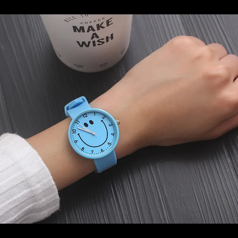 Мода кварцевые часы детские часы мультяшные наручные часы ребенок милый смайлик кварцевые часы подарки для мальчиков и девочек детские