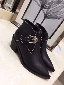 

2018 women's autumn and winter new top layer leather booties rivet personality pointed boots shorts belt buckle Martin boots