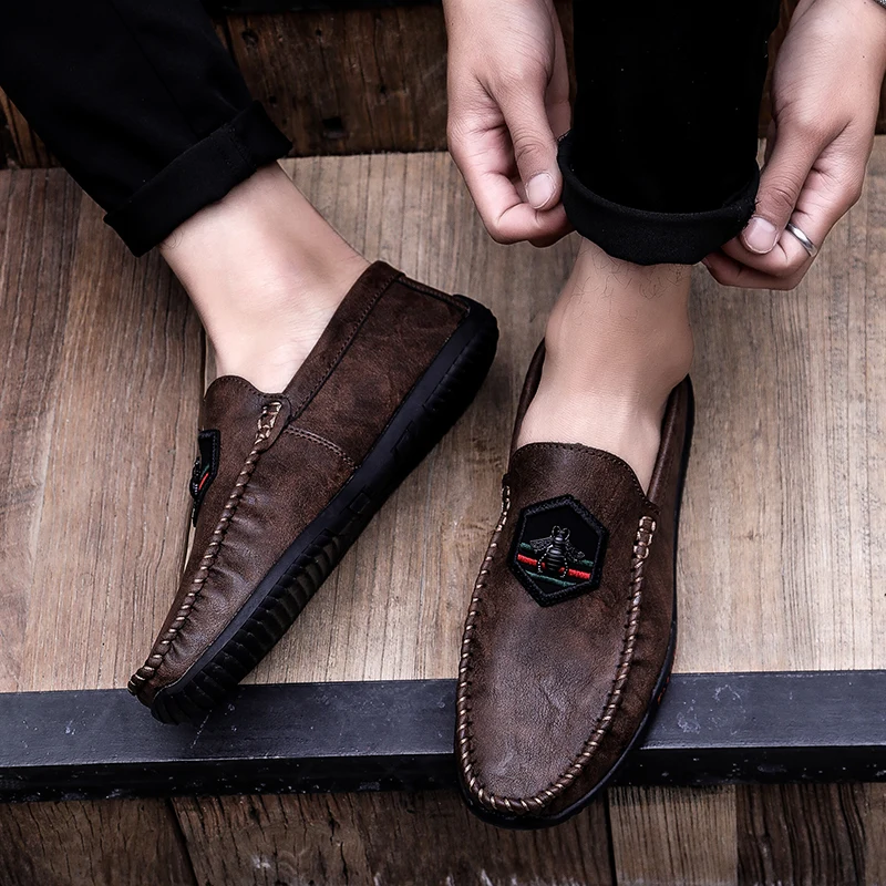 

New Luxury Cow Leather Ferrari Men's Casual Shoes British Style Bee Men Loafers Slip on Ferrary Driving Lazy Shoes