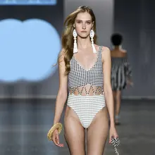 Женский сексуальный сиамский купальник с треугольным лифом Ms. полосатый консервативный купальник