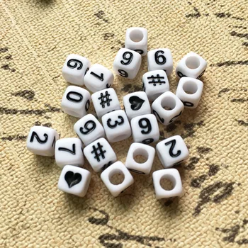 Goede Fabriek Direct Verkopen Wit Met Zwarte Gedrukt 6*6mm Vierkante Cube Sieraden Acryl Gemengde Nummer Letter Kralen Fit voor Diy Sieraden