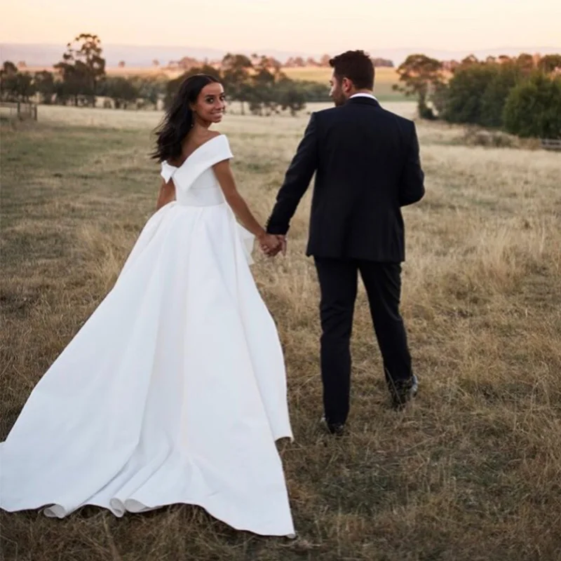 С открытыми плечами Vestido De Novia шёлк белый и цвета слоновой кости Пляжные Свадебные платья спереди Разделение развертки поезд на заказ Свадебное платье