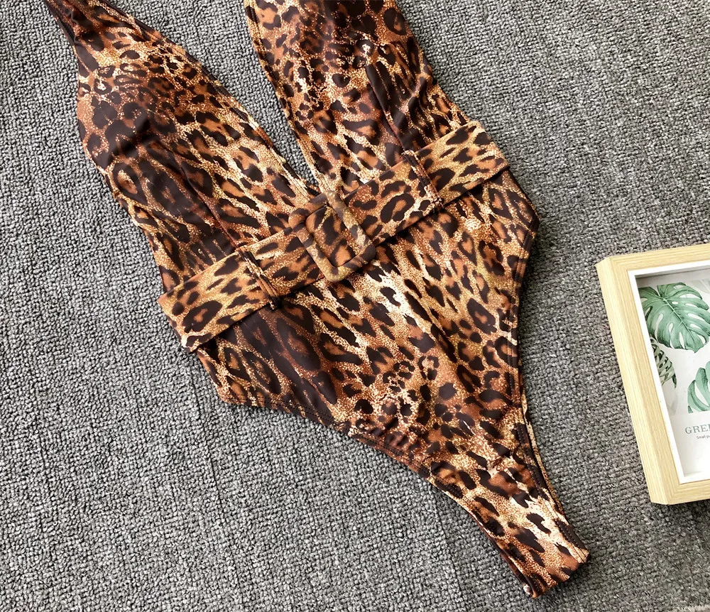 Окунитесь купальник с высоким вырезом одна деталь купальники для малышек для женщин пряжки ремня Монокини сексуальный купальник Leopard Майо