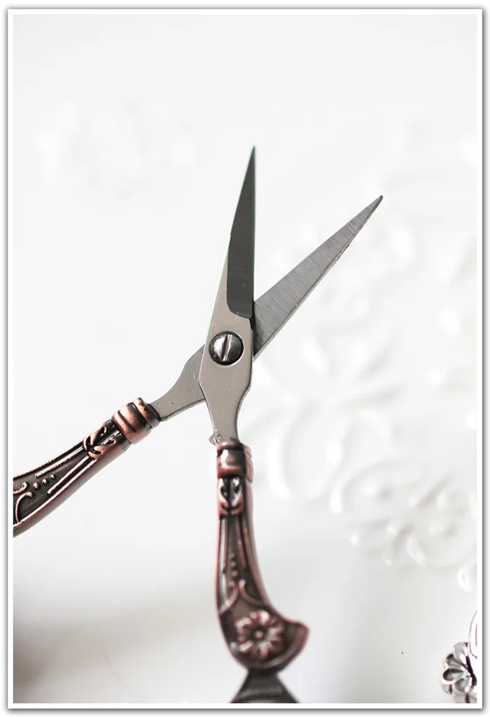 Professional European Vintage Sewing Kit Scissors Thimble Needle Case DIY Sewing Tools for Embroidery Cross Stitch Crewel Craft (8)