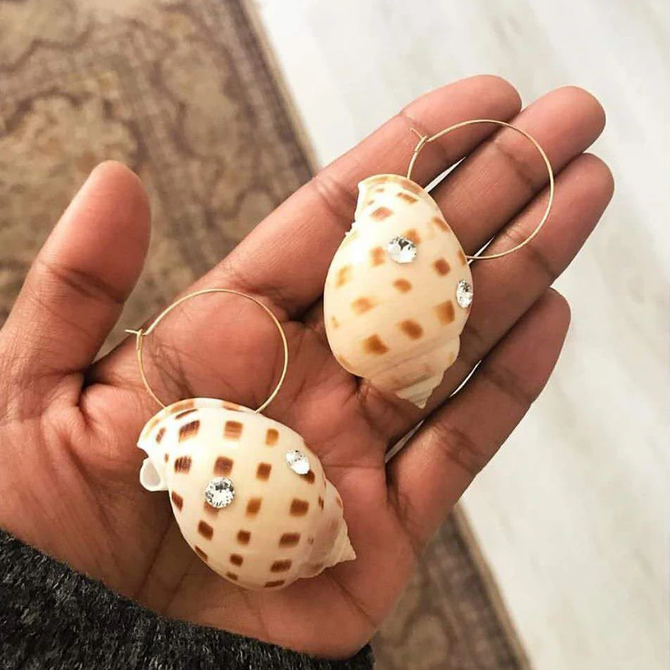 

Shell Hyperbole Circle Dangle Hoop Earrings for Women Sea Shell Drop Earrings Round Ear Stud Gold Summer Dress Jewelry Ornament