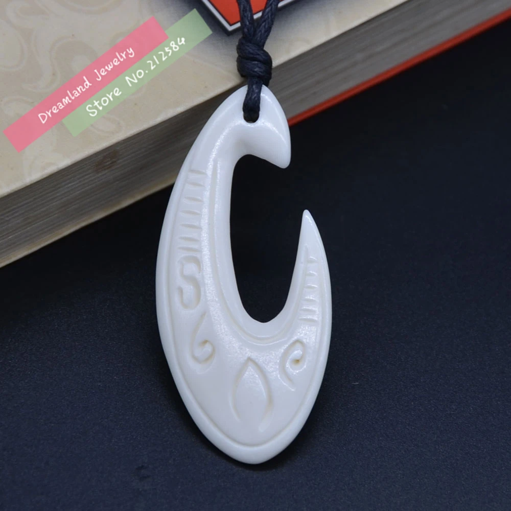 1PC Simulation Bone Carved Hawaiian Maori Fish Hook Handmade Pendant Necklace