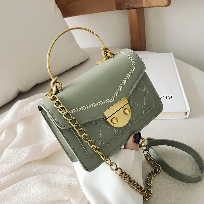

The new Korean version of handheld small square bag, fashionable embroidery chain, one-shoulder slanting bag, 2019