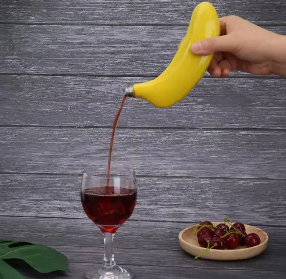 

150ML Creative Banana Shaped Jug Wine Pot Stainless Steel Whiskey Hip Flask for KTV Bar Drinkware Home Decoration Supplies 3oz