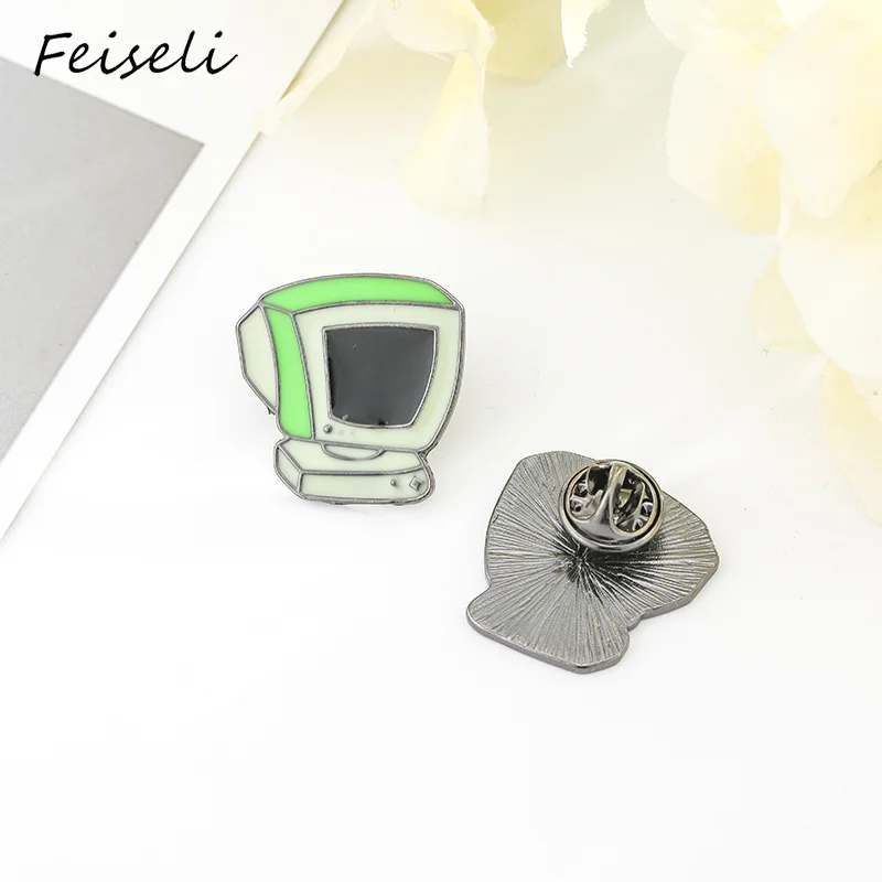 Feiseli الكرتون المينا زجاجة عطر الكمبيوتر القديم الهاتف شكل بروش معدني دبابيس جميلة الصدار شارة مجوهرات الأزياء
