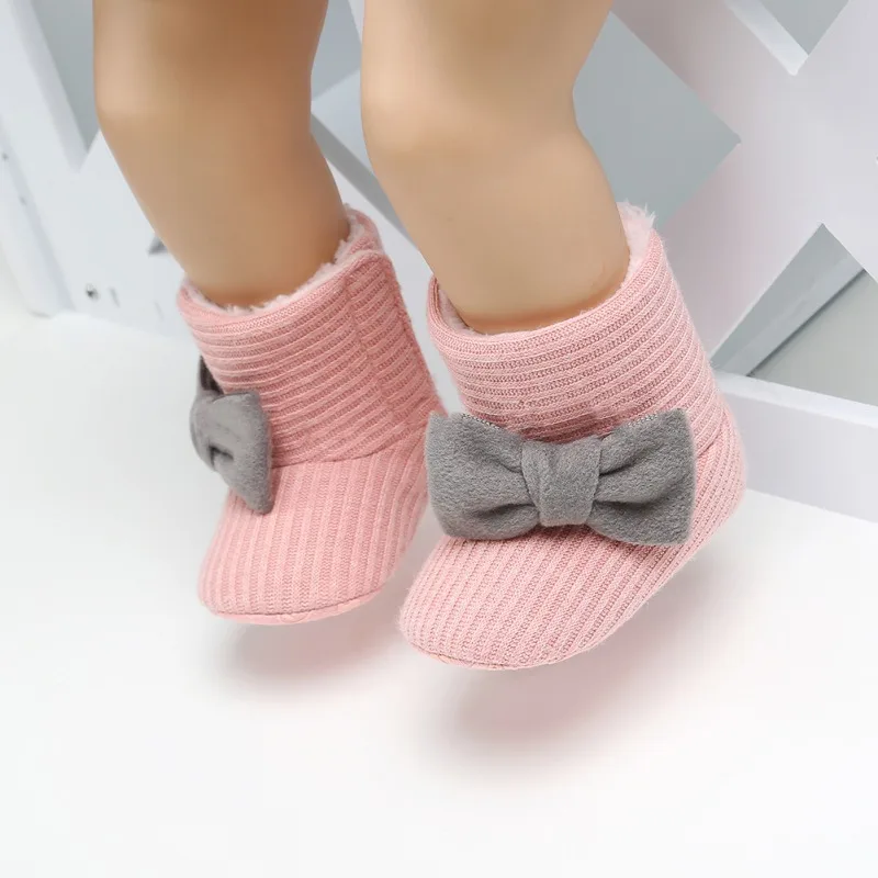 Ботинки для маленьких девочек вязаные ботинки для новорожденных детские ботинки с мягкой подошвой зимняя теплая детская обувь в цветочек 0-18 месяцев
