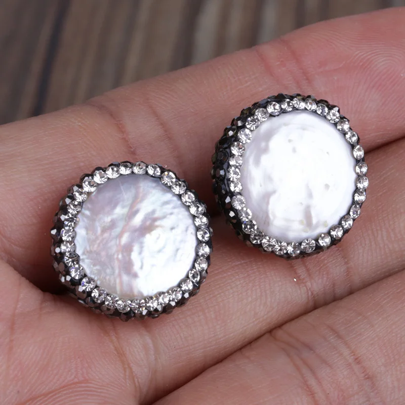 0,75 дюймов Простой Круглый диск Шарм проложить Черный Белый Стразы Бусы из натурального пресноводного жемчуга элегантные серьги-гвоздики для женщин