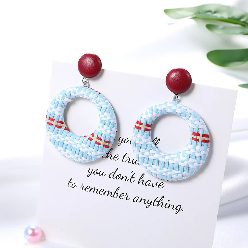 10934413567_1145598992