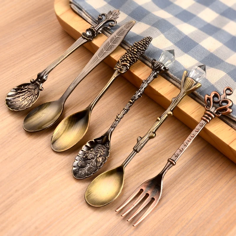 6 Pcs/Set Spoon Coffee Spoon Set Vintage Table Spoon Antique Tea Spoons Coffee Royal Style Metal Carved Fork Tablespoons