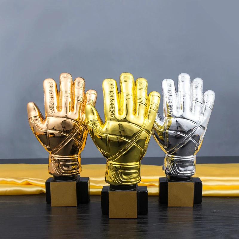 

Best Trofeo Futbol Gold Glove Football Trophy Customized Electroplate Goalkeeper Prize 26cm Resin Gold Glove Trophies And Awards