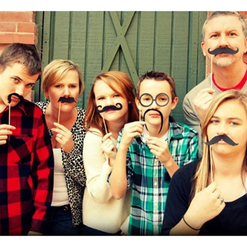 группа губы усы