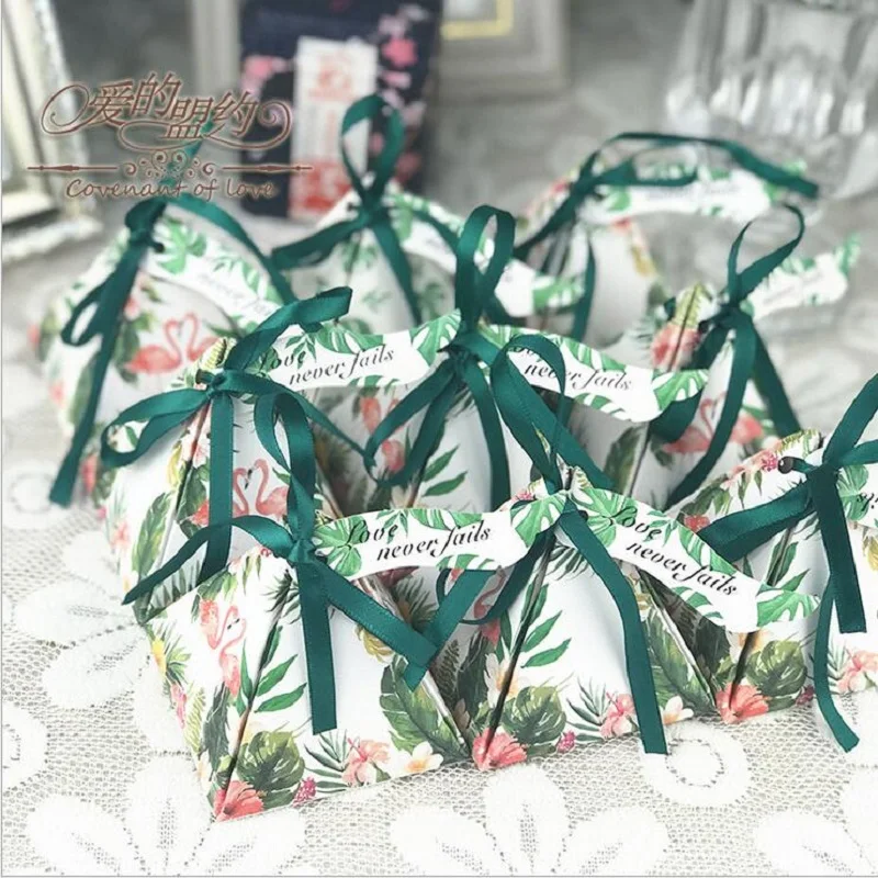 

Newest Europe Triangular Pyramid Wedding Favors and Gifts Ramadan Decoration Candy Boxes Paper Gift Box Child Party