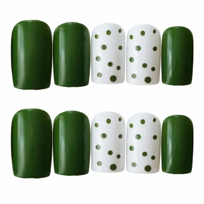 24Pcs Artificial nails with glue Cute Dot Design Green Short Square Artificial Full Cover Nail Tips Sweet Girls Faux Ongle DL