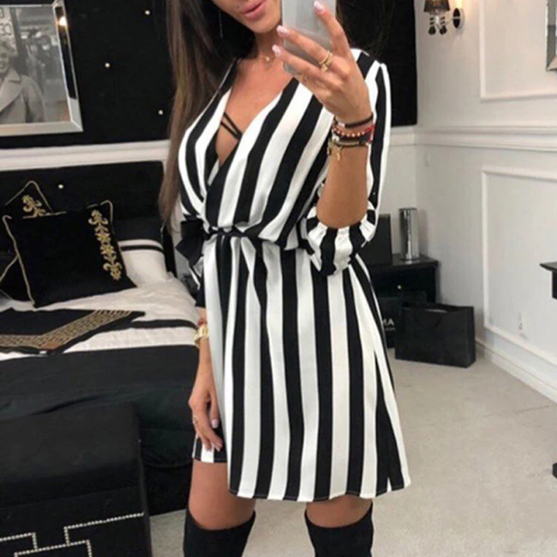 

Dress 2019 Fashion Summer Black White Striped Beach Casual Loose Dresses Vestidos Plus Size Sexy Women V-Neck Striped Dress