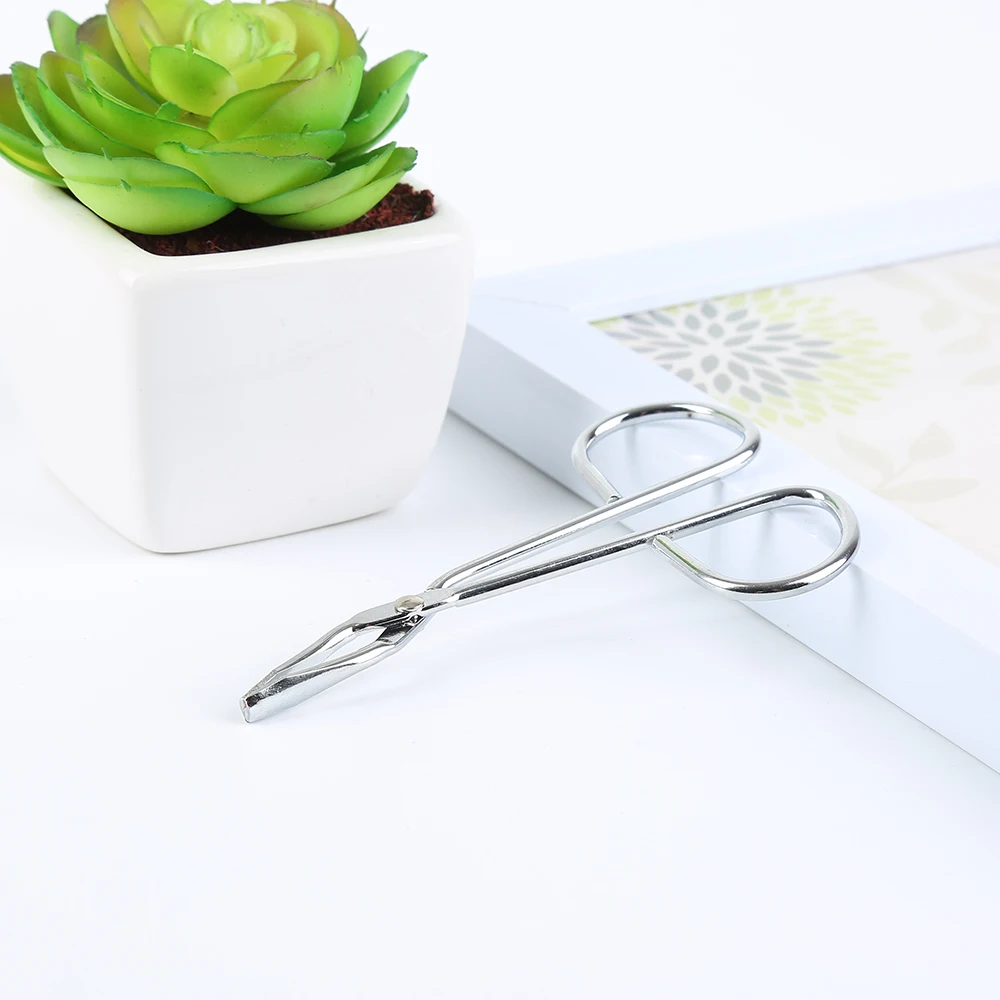 

New 1Pcs Stainless Steel Eyebrow Clipper Silver Color Remove Eyebrow Eyebrow Tweezer Scissor Facial Make Up Tool