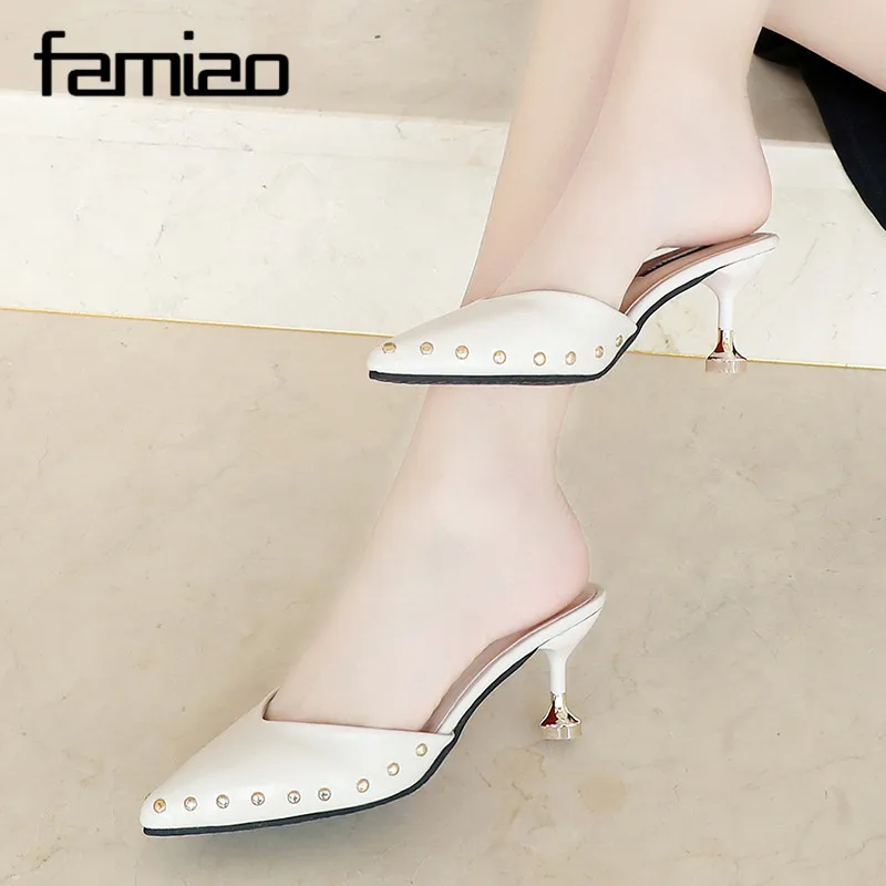  (11)