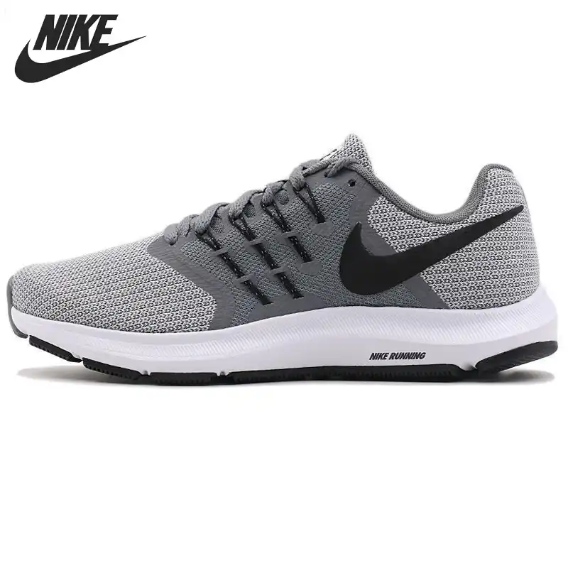 nike run swift sneaker