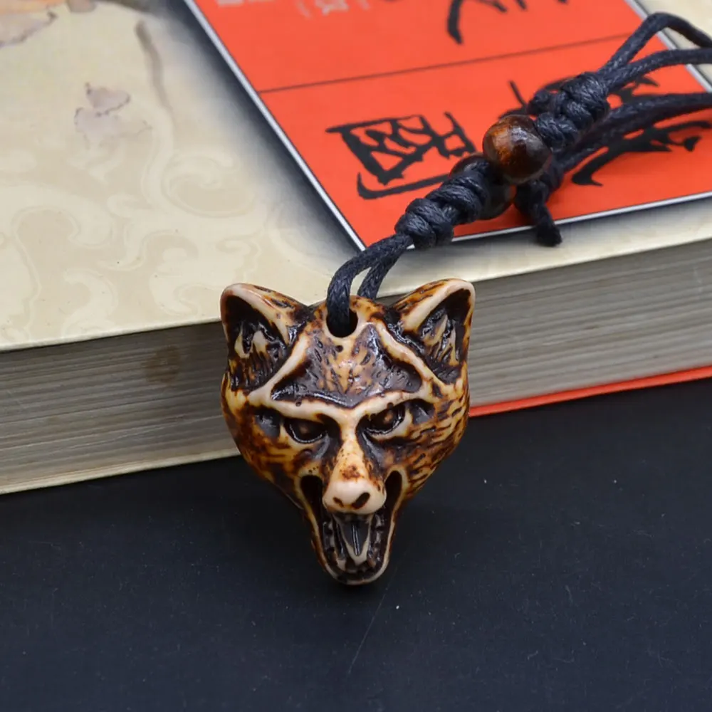 UMGODLY Cool Retro Wolf Totem Pendant Imitation Yak Bone Tribal Hawaiian Surfer Wood Beads Choker Necklace Talisman Man Jewelry UMGODLY Cool Retro Wolf Totem Pendant Imitation Yak Bone Tribal Hawaiian Surfer Wood Beads Choker Necklace Talisman Man Jewelry