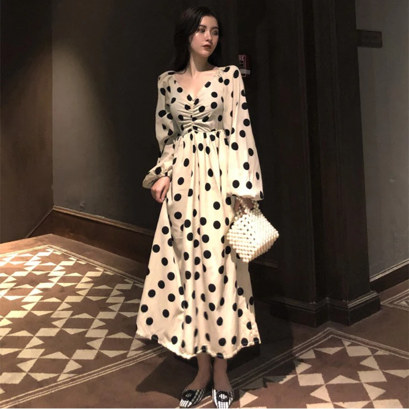 

2019 Chiffon loose casual large size V Neck Big Polka Dot Black white Dress A Line Belt Long Dress Elegant Retro Robe aa602