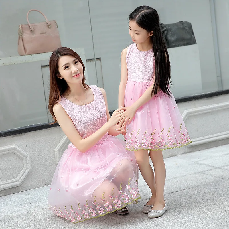 

Embroidered family matching mother daughter mommy me clothes family look korean fashion clothing wear girls women summer dress
