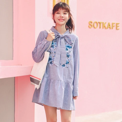 

Women New Arrival Dress Fall 2019 Korean Style Blue Striped Cute Floral Embroidery Bow Collar Long Sleeve Fringe Dress D450