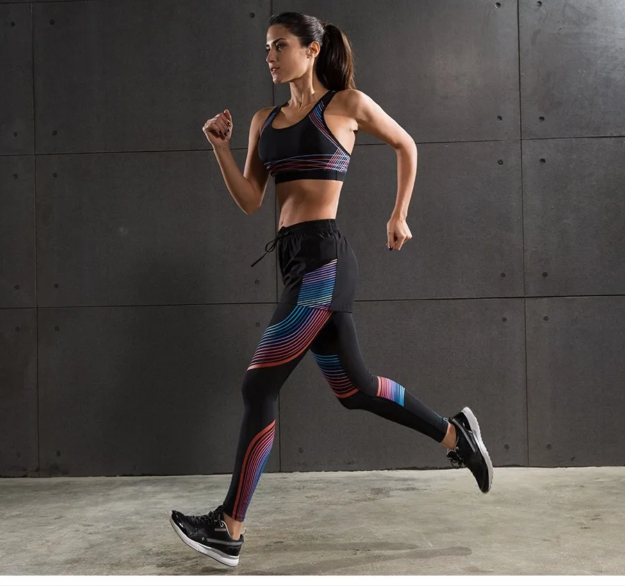 Компрессионные для спорта женские. Компрессионный комплект женский для спорта. Компрессионные штаны и шорты девушки.