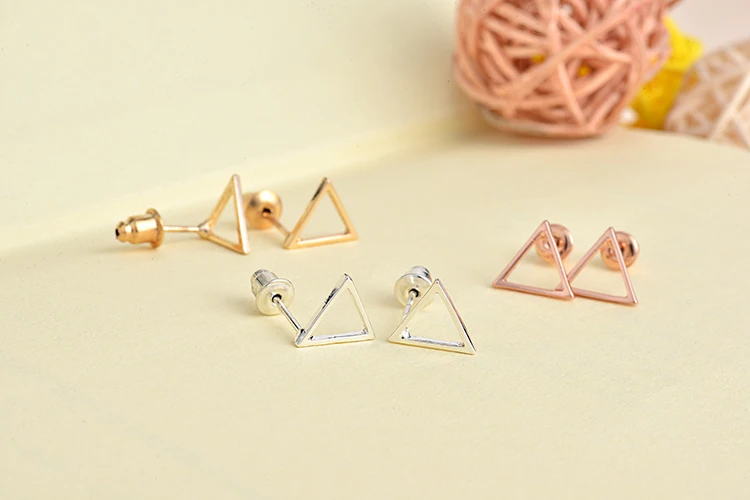 SMJEL, маленькие серьги в форме треугольника для женщин, металлические геометрические серьги boucles d'oreuilles pour les femmes, простые серьги, подарки