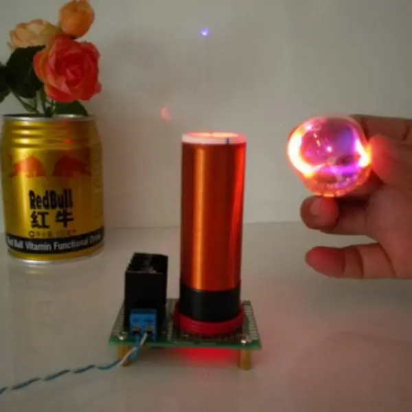 

Small Tesla coil with one light