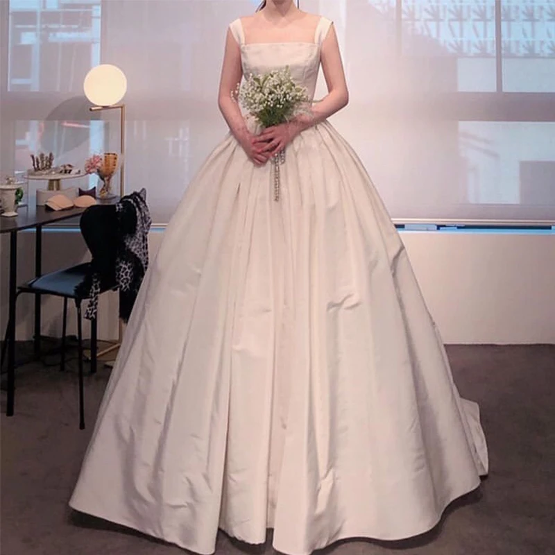 

Simple Korea Girl Wedding Dress Scoop Neck Spaghetti Straps Puffy Ball Gowns Vestido De Novia White Ivory Korea Bridal Dresses