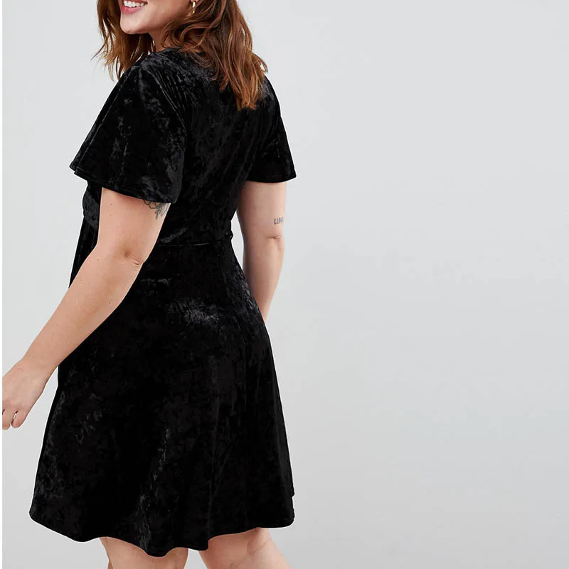 Летнее женское платье размера плюс бюст 134 см 4XL 5XL 6XL 7XL 8XL короткое однотонное ТРАПЕЦИЕВИДНОЕ ПЛАТЬЕ С v-образным вырезом черного цвета