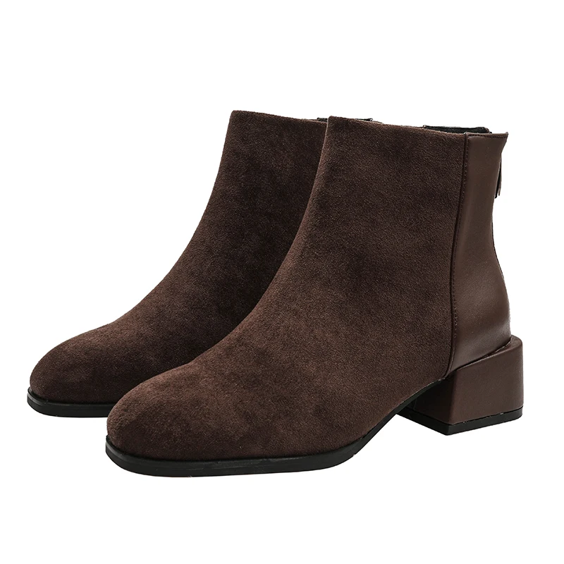 

2018 new wild thin boots thick with a heel boots flat short boots children.