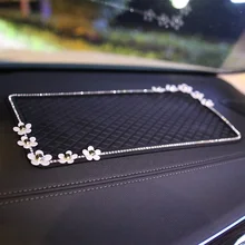 Diament kryształ Daisy Flower silikonowe antypoślizgowe maty Pad dla telefonów komórkowych telefon z GPS akcesoria samochodowe lepka podkładki antypoślizgowe 30x15 cm