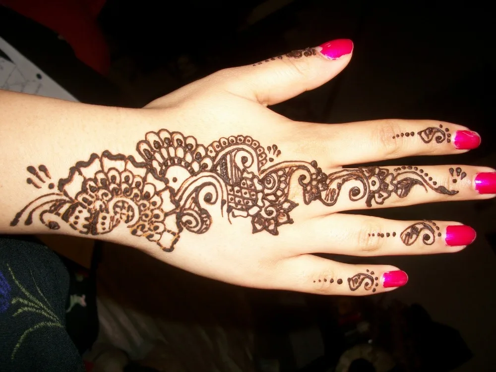 Simple-Mehndi-Henna-For-Hands