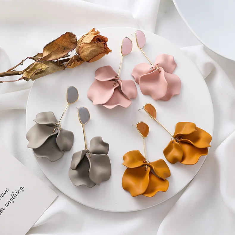 

Korea Summer Statement Acrylic Petal Flower Long Earrings For Women Irregular Geometric Enamel Fashion Drop Pendientes Earings