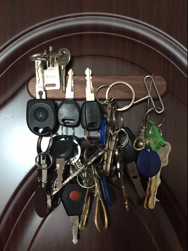 Holz Schlüssel halter Wand Schlüssel Aufbewahrung organisator schwache  magnetische Schlüssel Rack Kleiderbügel Ring Haken Angestellte Haushälterin  an der Wand - AliExpress